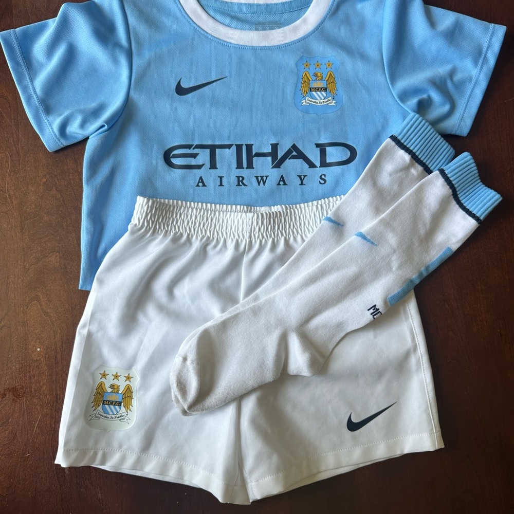 Nike Manchester City Kids Soccer Kit